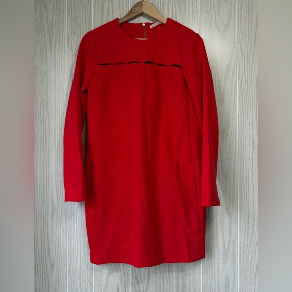 Rachel Roy Beautiful Red LS Dress w/ Cut Out Front Full Zip On Back Size 6 - Picture 1 of 3